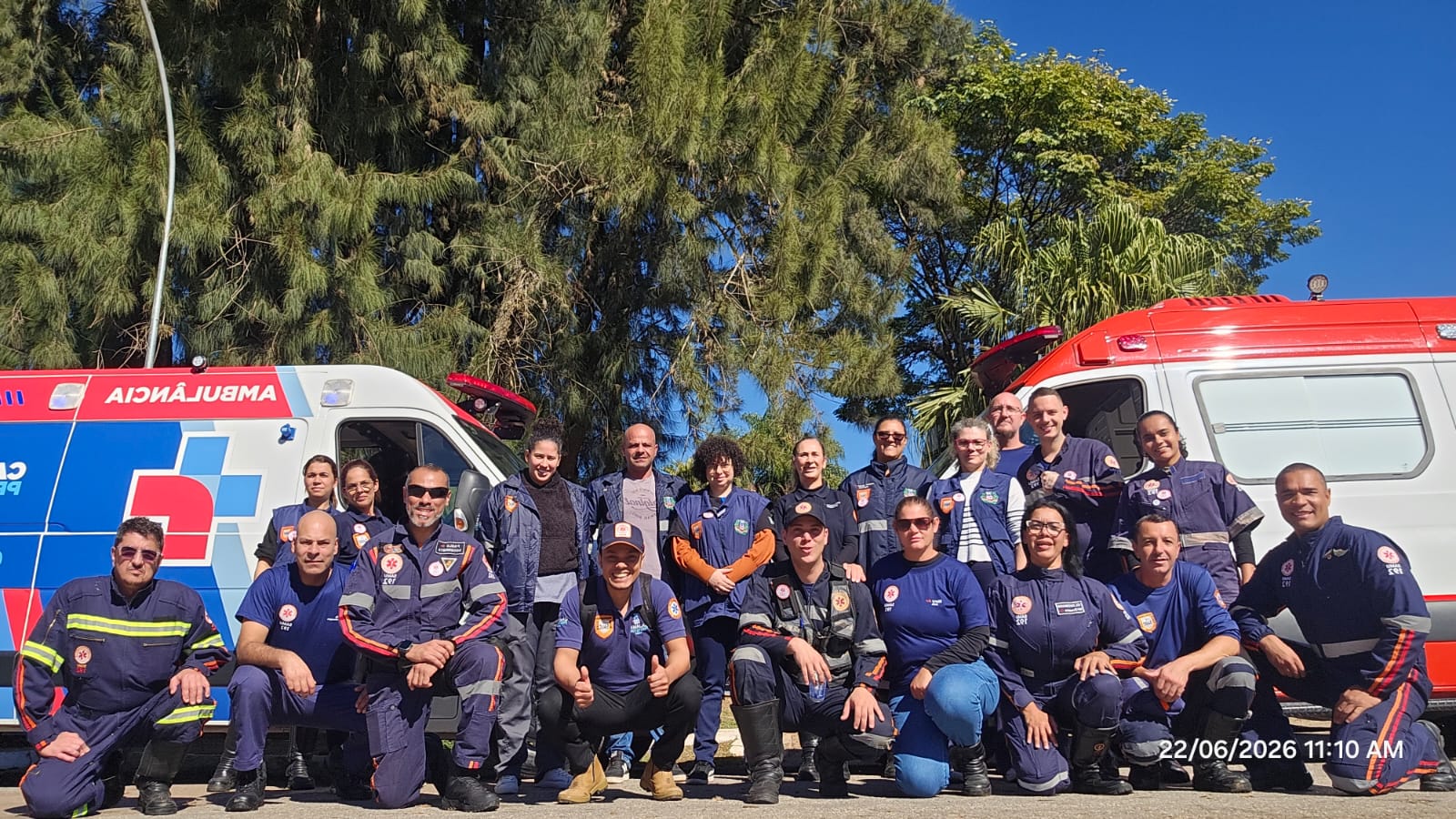 Equipe P&N com ambulâncias do SAMU